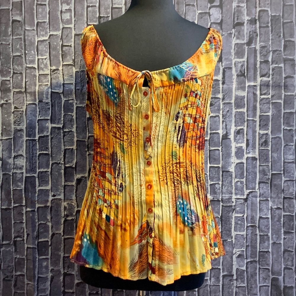 Beautiful Bold Sleeveless Blouse